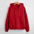 Vue détaillée d'un sweat à capuche unisexe rouge zippé et doublé polaire avec cordon - 3XL / Hauts / Rouge