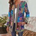 Detailansicht des Vintage-Ethno-Patchwork-Drucks auf der Damen-Langarm-Strickjacke - S / Oberteile / Mehrfarbiges Patchwork