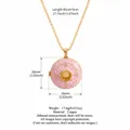 Märchenhafter rosa aufklappbarer runder Medaillon-Anhänger mit goldener Krone, 26mm - Kronen-Macaron Medaillon Halskette