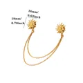 Dettaglio delle spille a sole dorate retrò con elegante doppia catena dorata - Oro 18K / Spilla a Catena con Sole a Due Teste (G804445)