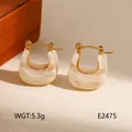 Boucles d'oreilles rétro en forme de U en résine marbrée crème avec finition dorée - Forme U Marbre Blanc Crème (BJGE2475)