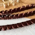 Dunkelbraunes plissiertes Satinband für Puppenkleidung und DIY-Nähprojekte - Kaffeebraun