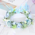 Corona de flores azules hecha a mano con rosas artificiales y lazo para el cabello - Corona de Flores con Cinta de Satén Rosa y Bayas Azul Claro (Nº 31)