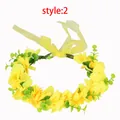 Corona de flores hecha a mano con flores amarillas y hojas verdes - Estilo Floral Amarillo Brillante (37)