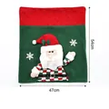 Weihnachtliche Stuhlhusse mit Weihnachtsmann-Plüsch für festliche Heimdekoration - Rot-grüner gestrickter Stuhlbezug - Weihnachtsmann