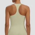Rückansicht eines salbeigrünen Racerback-Yoga-Tops für Damen für Fitness und Yoga - S / Oberteile / Khaki
