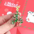 Festliche Emaille-Weihnachtsbaum-Brosche mit bunten Strasssteinen als Urlaubsgeschenk - Smaragdgrüne Emaille Bunte Strass Baum (款式4)