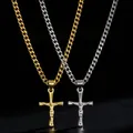 Colliers crucifix en or et argent avec chaînes cubaines sur fond noir texturé - Style croix crucifix chaîne cubaine argentée (162041-Argent)
