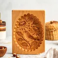 Handgefertigte Holz-Plätzchenform mit aufwendiger Vogel- und Blumenschnitzerei zum Backen - Meise