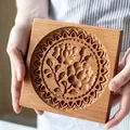 Handgeschnitzte Keksform aus Holz mit feinem Blumenmuster zum Backen - Blume