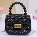 Sac à main élégant mini jelly matelassé noir avec poignée en perles et chaîne dorée - Noir