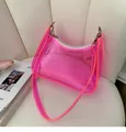 Trendige neongelbe transparente PVC-Gelee-Unterarm-Hobo-Tasche mit silbernen Beschlägen - Rosa