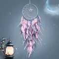 Attrape-rêves élégant lune et étoile fait main avec plumes roses et bleues pour décoration murale - Rose