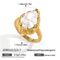 Anello in acciaio inossidabile anallergico con zircone a pera e finitura oro martellato - Stile Strass Trasparente a Goccia (JDR0101323-7)