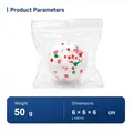 Handgemaakte witte dopamine squishy stressbal met feestelijke rode en groene bedeltjes - Bol / Melk Kerst Handgemaakte Bal