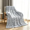 Suave manta de franela gris luminosa con diseño de estrellas blancas para cama o sofá - Estrella / 70*100CM