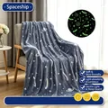 Couverture en flanelle phosphorescente avec motifs de vaisseaux, planètes et étoiles. - Vaisseau Spatial / 70*100CM
