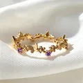Süßer goldener verstellbarer Schmetterlings- und Blumenring mit lila Zirkon - Einstellbar Offen / Gold Schmetterling Violetter Zirkonia (JZ084)