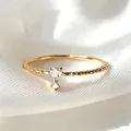 Eleganter goldener Ring mit herzförmigem Zirkonia und Perlenstruktur für Damen Mode - Einstellbar Offen / Lila Blumenherz-Stil (JZ0112)