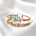 Eleganter verstellbarer Schmetterlingsring mit bunten Zirkonia im Blumendesign Gold - Einstellbar Offen / Grün Violett Rosa Zirkonia Schmetterling Blumenstil (JZ075)