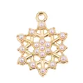 Gros plan d'un pendentif flocon de neige doré avec des détails d'incrustation de perles - Flocon de Neige avec Incrustation de Perles Doré (px1122-15)