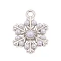 Pendentif flocon de neige argenté avec perles blanches élégantes pour bijoux DIY. - Flocon de Neige avec Perle Artificielle Argenté (px1122-24)