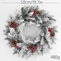 50cm Besneeuwde kunstmatige kerstkrans met dennenappels en rode bessen decoratie - Krans Stijl / 50cm Gevlokte Krans Met 5 Bessen 5 Dennenappels