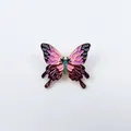 Bunte Schmetterling Emaille Pin mit violetten und rosa Flügeln auf Weiß - Lila Rosa Grün Goldrand Schmetterling Stil (TXZ2806-5)