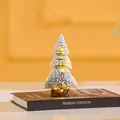 Miniatuur besneeuwde kerstboom tafeldecoratie met warme LED-verlichting en houten voet - Pagode Geflokte Stijl (Geen Licht) / 15cm