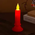 Candela LED rossa tremolante realistica su tavolo in legno per decorazioni festive - Rosso Medio