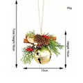 Kerstversiering om op te hangen met gouden bel, dennenappels, rode bessen en groen - Kerstornament Q-Stijl / 10cm (Hoogte 10cm)