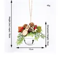 Decoratieve witte kerstbel ornament met dennenappels rode bessen en groene bladeren - Kerstornament P-Stijl