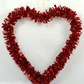 Red 35cm heart-shaped tinsel Christmas wreath for window decoration - 30x35cm / Red