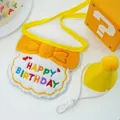 Gelbes Haustier-Lätzchen mit Happy Birthday Stickerei und passendem Set aus Hut - Einzelner Geburtstagshut / Gelb