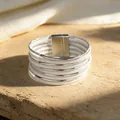 Eleganter weißer mehrlagiger PU-Lederarmband mit praktischem Magnetverschluss-Detail - Weiß (Stil 5)