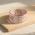 Schickes mehrlagiges rosa PU-Lederarmband mit silbernen Stäben und Magnetverschluss - Roségold (Stil 10)