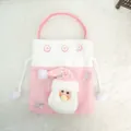 Dettaglio del sacchetto regalo di Natale in peluche rosa con babbo natale 3D carino - Stile Babbo Natale 3D / Rosa