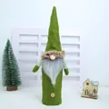 Copribottiglia di vino gnomo di Natale festivo in feltro verde con lunga barba grigia - Copribottiglia Gnomo Cappello Verde