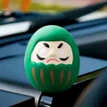 Grüne japanische Daruma-Puppe Glücksbringer für die Innendekoration von Autos - Grün