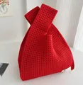 Sac à main tricoté rouge vif avec motif en maille minimaliste et chic pour l'été - 20x38cm / Rouge Ajouré
