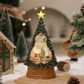 Leuchtende Vintage-Harz-Weihnachtsbaum-Schneekugel-Spieluhr für die Tischdekoration - Baumform Weihnachtsmann Junge Stil