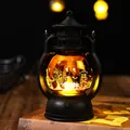 Gedetailleerde weergave van een zwarte Halloween-lantaarn met lichtgevende patronen - Pompoen Patroon