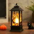 Λεπτομέρεια LED φαναριού Halloween με φάντασμα και κολοκύθα σε ξύλινο τραπέζι - Στυλ Κολοκύθα & Φάντασμα / 5x5x13cm