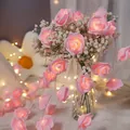 Romantische LED Rosa Rosen Lichterkette für die Zimmerdekoration und Partysetting - USB-Betriebene Version / Rosa