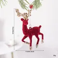 Rode geflockte kerstrendier decoratie met gouden pailletten voor feestelijke sfeer - Loopend Rendier
