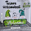 Ξύλινη πινακίδα καλωσορίσματος Halloween με τρεις χαριτωμένους νάνους για διακόσμηση - L / Σκούρο Πράσινο