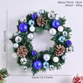 Ghirlanda di Natale festiva da 35 cm con palline blu e argento e pigne naturali decorative - Ghirlanda di Pigne Blu Argento (XM-0029-003)
