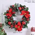 Ghirlanda natalizia artificiale da 40cm con stelle di Natale rosse, pigne e decorazioni. - Ghirlanda di Fiori di Natale e Pigne Rosso Verde (XM-0029-005)