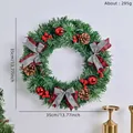 Ghirlanda natalizia artificiale da 35 cm con palline rosse, pigne e fiocchi a quadri - Ghirlanda con Fiocco a Quadretti e Pigne (009)