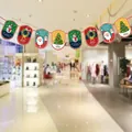 Vue détaillée de la guirlande de Noël festive en papier avec des motifs de Père Noël - Style Banderole avec Combinaison de 8 Motifs (Z-37)